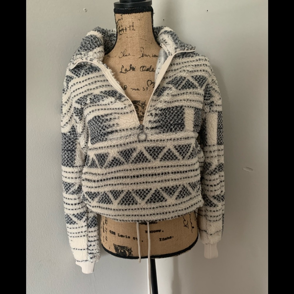 Billabong fuzzy sweatshirt